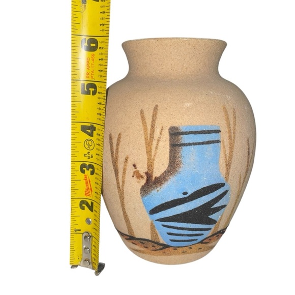 Hand-Painted Native American Navajo Southwestern Sand Art Vase – 6” Tall - Picture 11 of 13